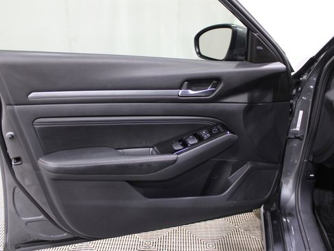 Used 2023 Nissan Altima 2.5 SL image 6