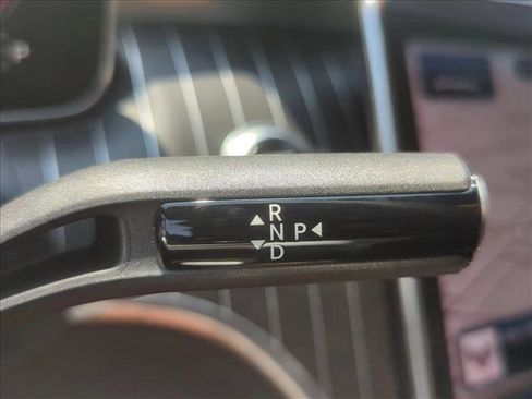 Used 2024 Mercedes-Benz C 300 Sedan image 9