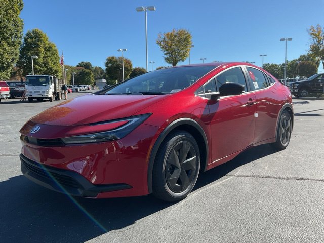 New 2027 Toyota Prius LE FWD image 2