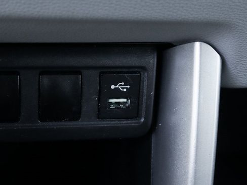 Used 2022 Toyota Corolla Cross L image 30