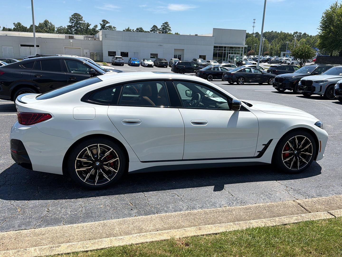New 2026 BMW 440i xDrive w/ Premium Package AWD/4WD image 7