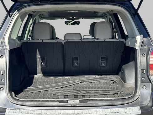 Used 2018 Subaru Forester 2.5i Premium w/ All-Weather Package image 31
