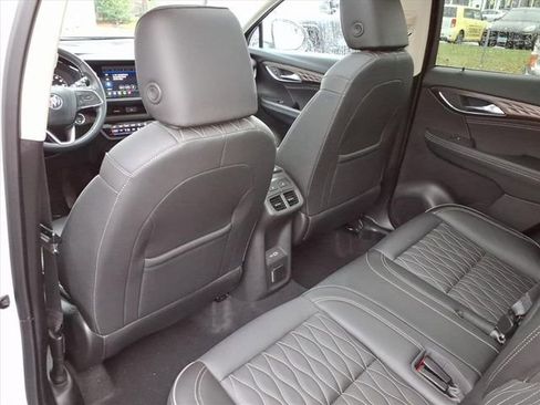 Used 2022 Buick Envision Avenir w/ Technology Package II image 15