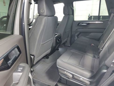 Used 2025 Chevrolet Tahoe LS image 17