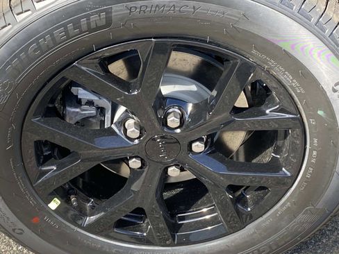 New 2025 Jeep Grand Cherokee Laredo image 5