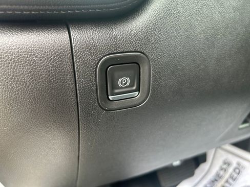 Certified 2022 Chevrolet Silverado 2500 LTZ w/ Gooseneck/5TH Wheel Package image 26