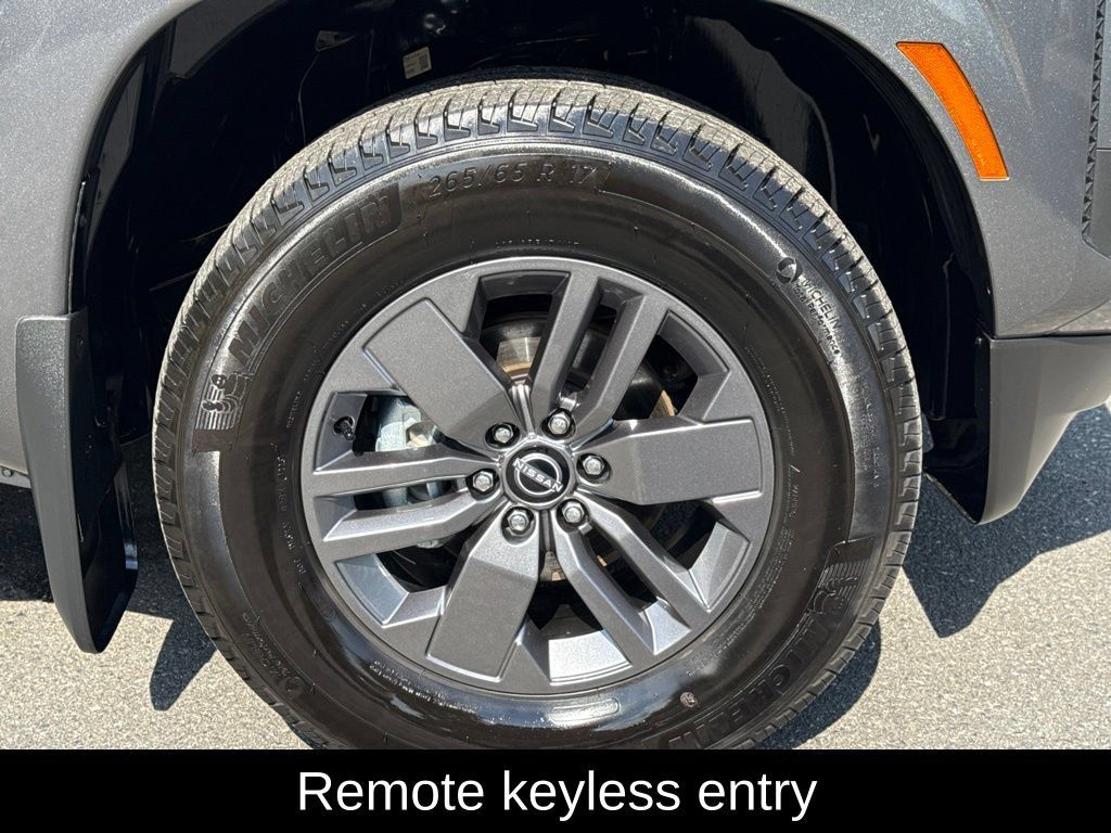 Certified 2025 Nissan Frontier SV w/ SV Convenience Package RWD image 9
