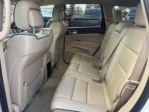 Used 2018 Jeep Grand Cherokee Overland image 39