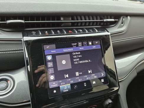 Used 2023 Jeep Grand Cherokee Laredo image 21