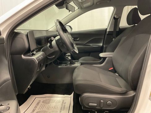 Used 2025 Hyundai Kona SEL image 13