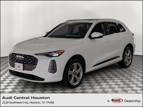 Used 2025 Audi Q5 Premium Plus w/ Premium Plus AWD/4WD image 1