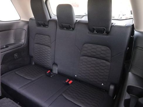 Certified 2025 Nissan Pathfinder SV AWD/4WD image 11