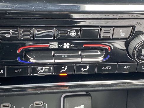 Certified 2025 Jeep Grand Cherokee Laredo w/ Luxury Tech Group I AWD/4WD image 30