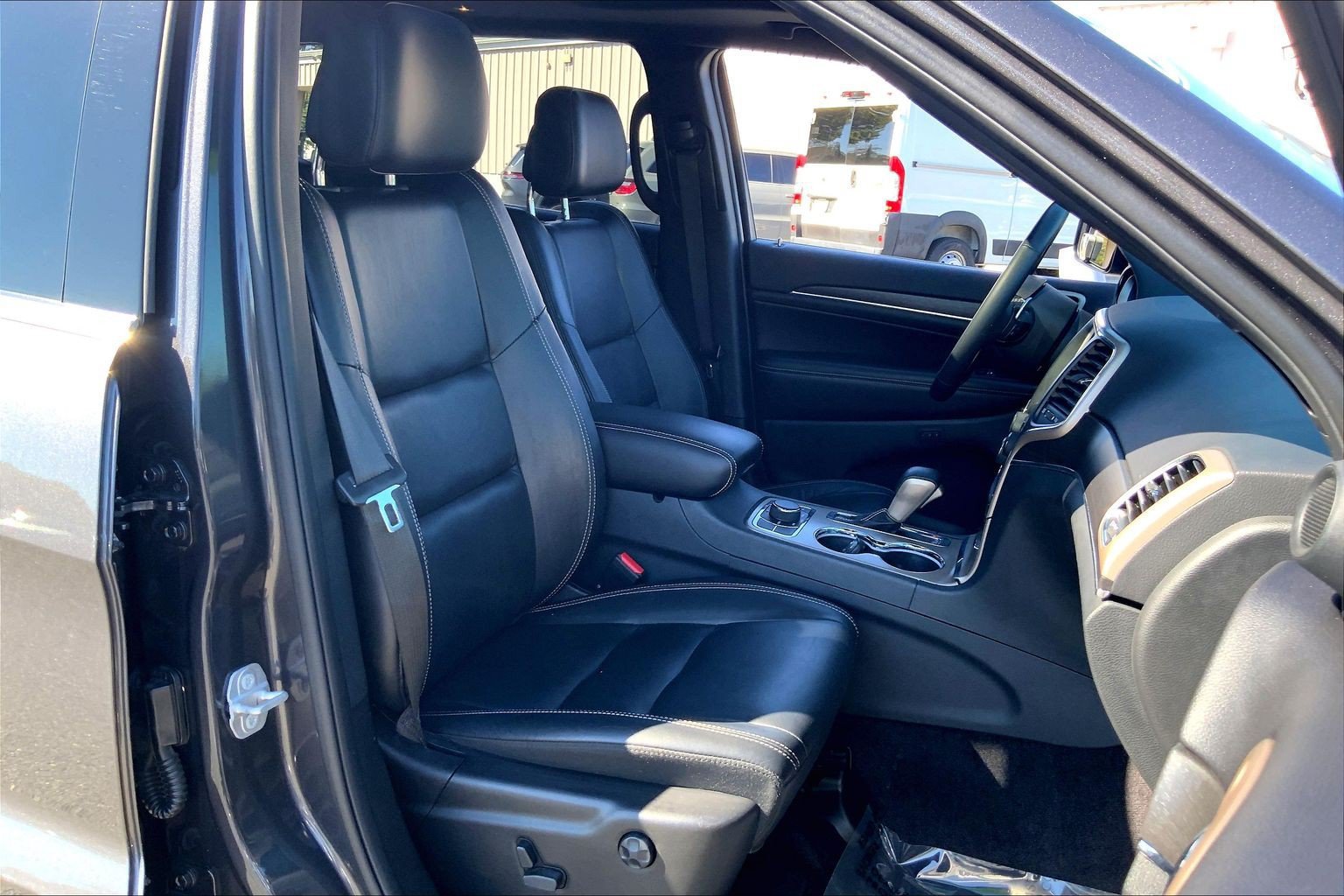 Used 2017 Jeep Grand Cherokee Limited w/ Trailer Tow Group IV AWD/4WD image 7