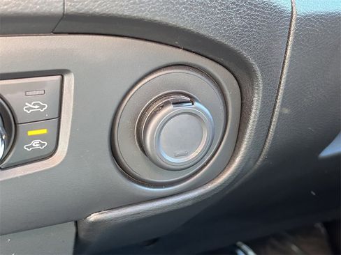 Used 2023 Nissan Frontier SV w/ SV Convenience Package image 28