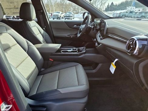 New 2026 Chevrolet Equinox LT w/ Convenience Package II image 18