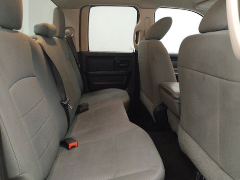 Used 2017 RAM 1500 Express RWD image 19