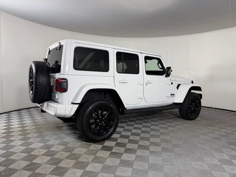 Used 2021 Jeep Wrangler Unlimited Sahara AWD/4WD image 8