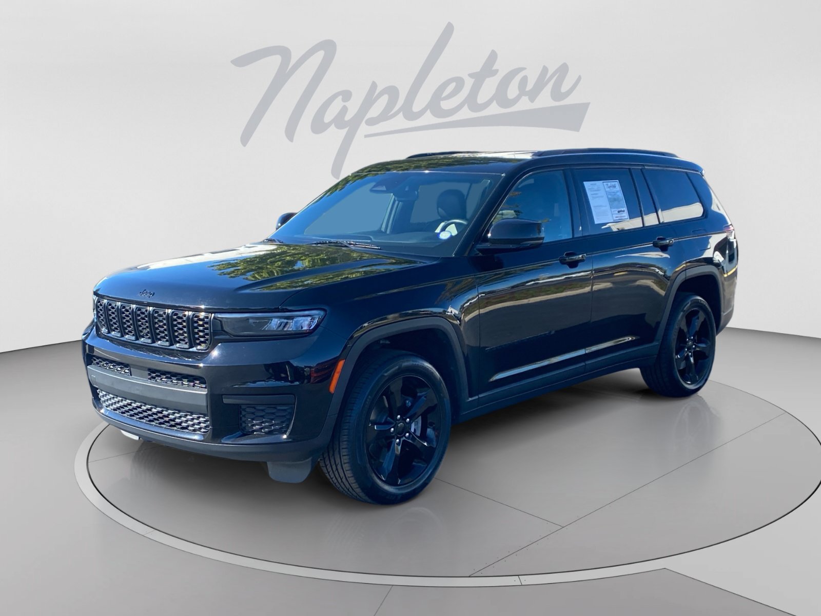 Used 2023 Jeep Grand Cherokee L Laredo RWD image 1