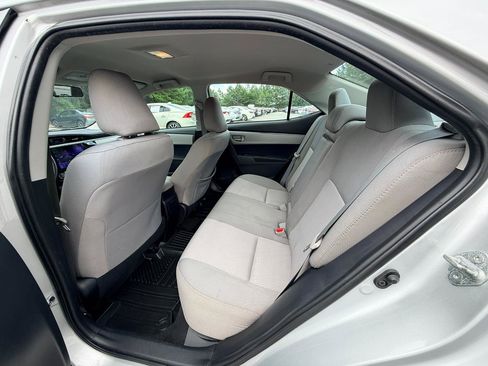 Used 2015 Toyota Corolla LE FWD image 11