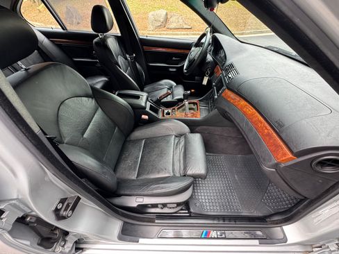 Used 2003 BMW M5 RWD image 36