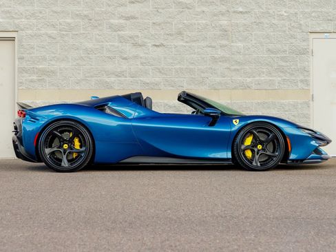 Used 2023 Ferrari SF90 Spider AWD/4WD image 6