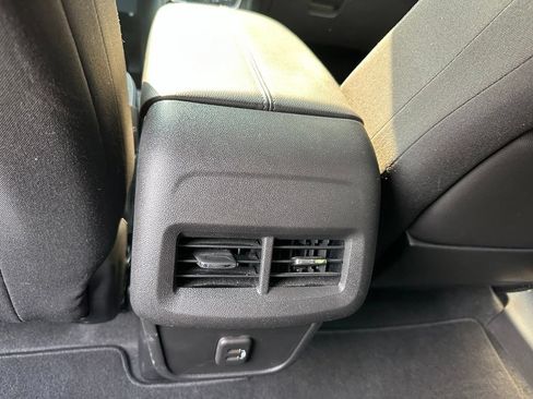 Used 2022 GMC Terrain SLE FWD image 22