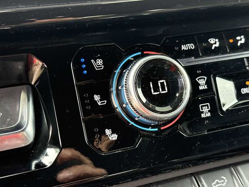 Used 2024 GMC Sierra 1500 AT4X image 8