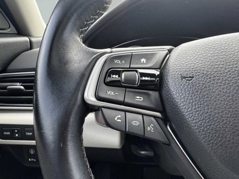 Used 2018 Honda Accord Touring image 27