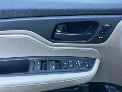 Used 2023 Honda Odyssey EX-L image 13
