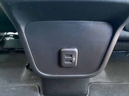 Used 2024 GMC Terrain SLE w/ Driver Convenience Package image 25