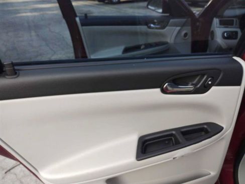 Used 2008 Chevrolet Impala LTZ FWD image 9