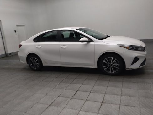 Used 2024 Kia Forte LXS FWD image 11