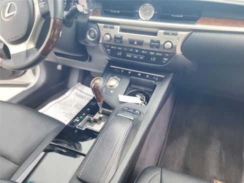 Used 2014 Lexus ES 350 w/ Luxury Package FWD image 30
