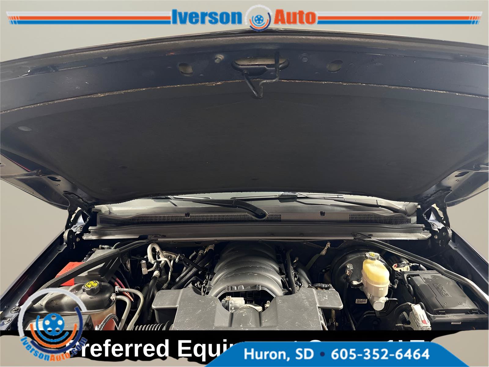 Used 2020 Chevrolet Suburban LT w/ Max Trailering Package AWD/4WD image 5