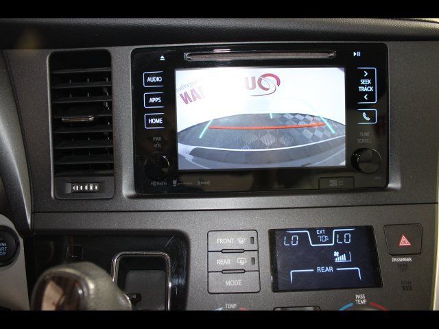 Used 2017 Toyota Sienna XLE w/ XLE Navigation Package FWD image 26