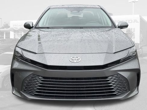Used 2026 Toyota Camry XLE FWD image 6