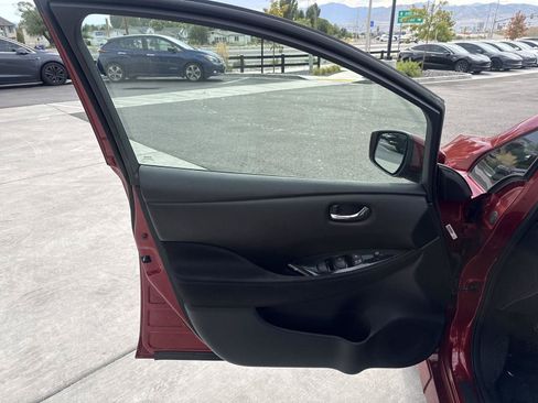 Used 2020 Nissan Leaf SV w/ Protection Package FWD image 11