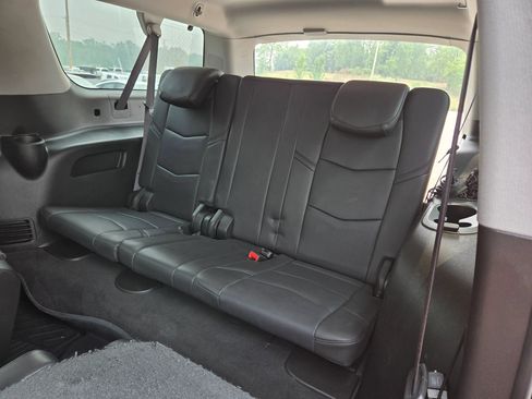 Used 2019 Cadillac Escalade ESV Luxury AWD/4WD image 19