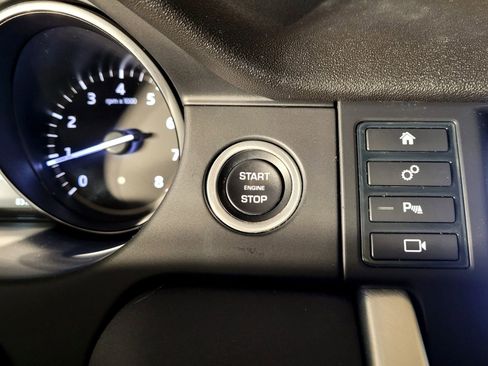 Used 2017 Land Rover Discovery Sport SE image 28