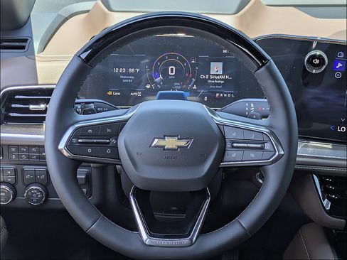 New 2026 Chevrolet Suburban High Country AWD/4WD image 19