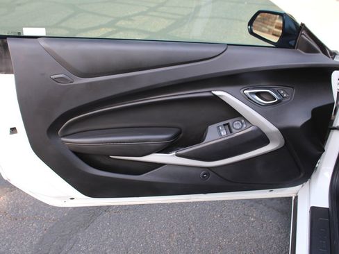 Used 2019 Chevrolet Camaro SS image 11