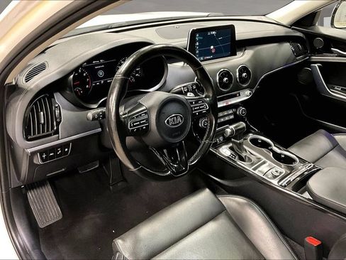 Used 2018 Kia Stinger Premium AWD/4WD image 17