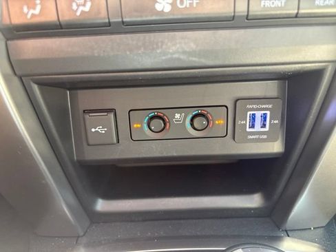 Used 2024 Toyota 4Runner Limited AWD/4WD image 18