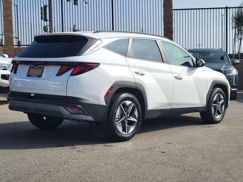 New 2026 Hyundai Tucson SEL image 2