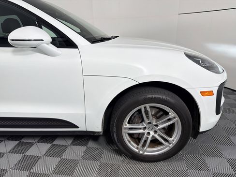 Certified 2022 Porsche Macan AWD/4WD image 12