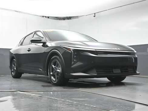 Used 2025 Kia K4 FWD image 30