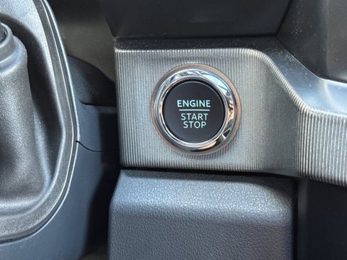 Used 2024 Ford F250 Platinum w/ FX4 Off-Road Package AWD/4WD image 22