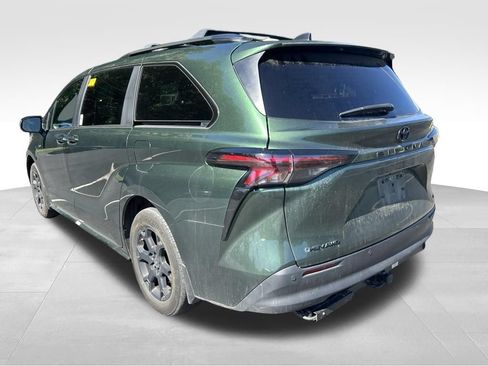 Used 2025 Toyota Sienna XLE Woodland Edition AWD/4WD image 3