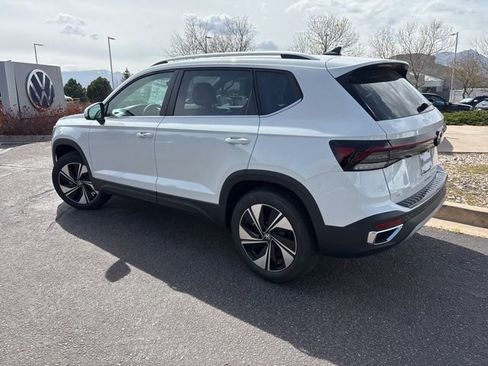 New 2026 Volkswagen Taos SE AWD/4WD image 4